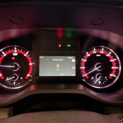 auto-Maxus-Deliver-7-FSS253-202512041255-11