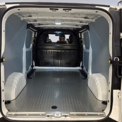 auto-Maxus-Deliver-7-FSS253-202512041255-14