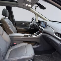 auto-Maxus-Euniq-5-YLY958-202512181104-14