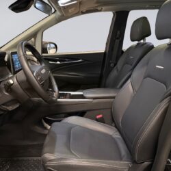 auto-Maxus-Euniq-5-YLY958-202512181104-8