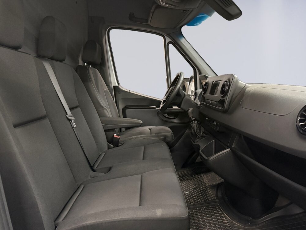 auto-Mercedes-Benz-Sprinter-YXO770-202512121646-11 auto-Mercedes-Benz-Sprinter-YXO770-202512121646-11