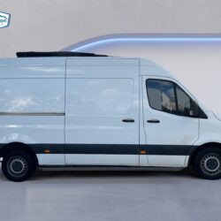 auto-Mercedes-Benz-Sprinter-YXO770-202512121646-5