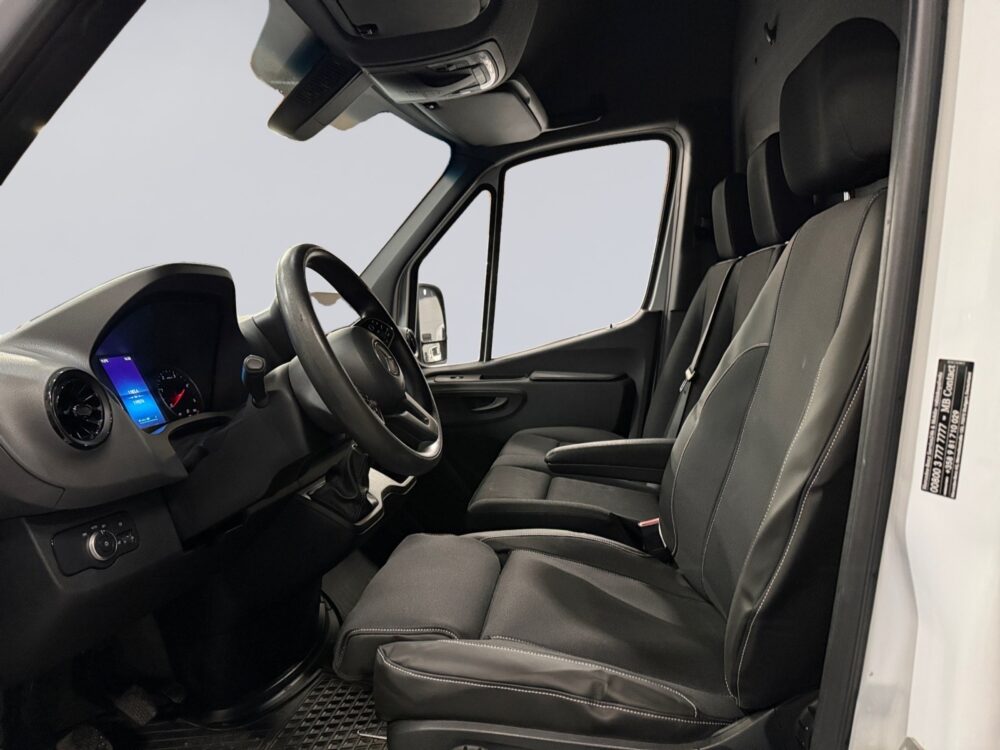 auto-Mercedes-Benz-Sprinter-YXO770-202512121646-9 auto-Mercedes-Benz-Sprinter-YXO770-202512121646-9