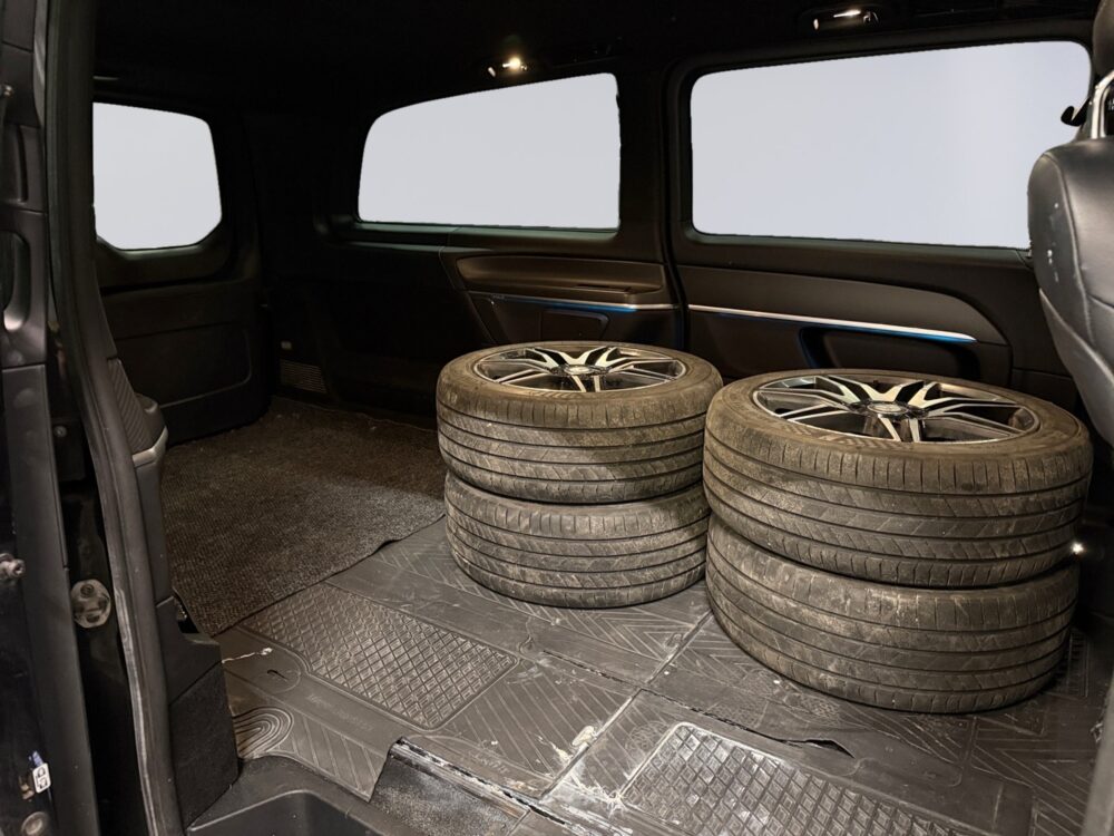auto-Mercedes-Benz-V-COF907-202512091027-11 auto-Mercedes-Benz-V-COF907-202512091027-11