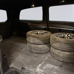 auto-Mercedes-Benz-V-COF907-202512091027-11