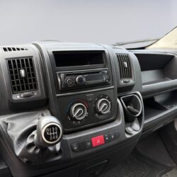 auto-Peugeot-Boxer-VVX418-202512021032-10