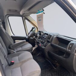 auto-Peugeot-Boxer-VVX418-202512021032-12