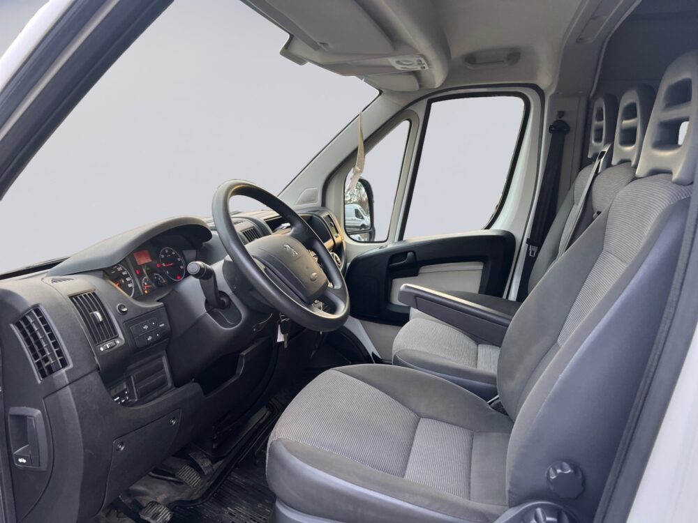 auto-Peugeot-Boxer-VVX418-202512021032-8 auto-Peugeot-Boxer-VVX418-202512021032-8