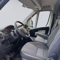 auto-Peugeot-Boxer-VVX418-202512021032-8