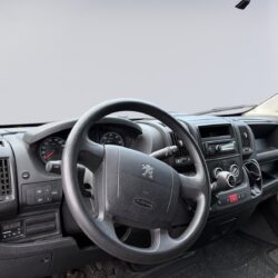 auto-Peugeot-Boxer-VVX418-202512021032-9