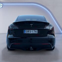 auto-Tesla-Model-Y-B109685-202512121319-3