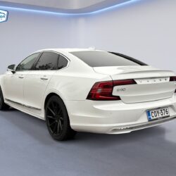 auto-Volvo-S90-COY376-202512101238-2