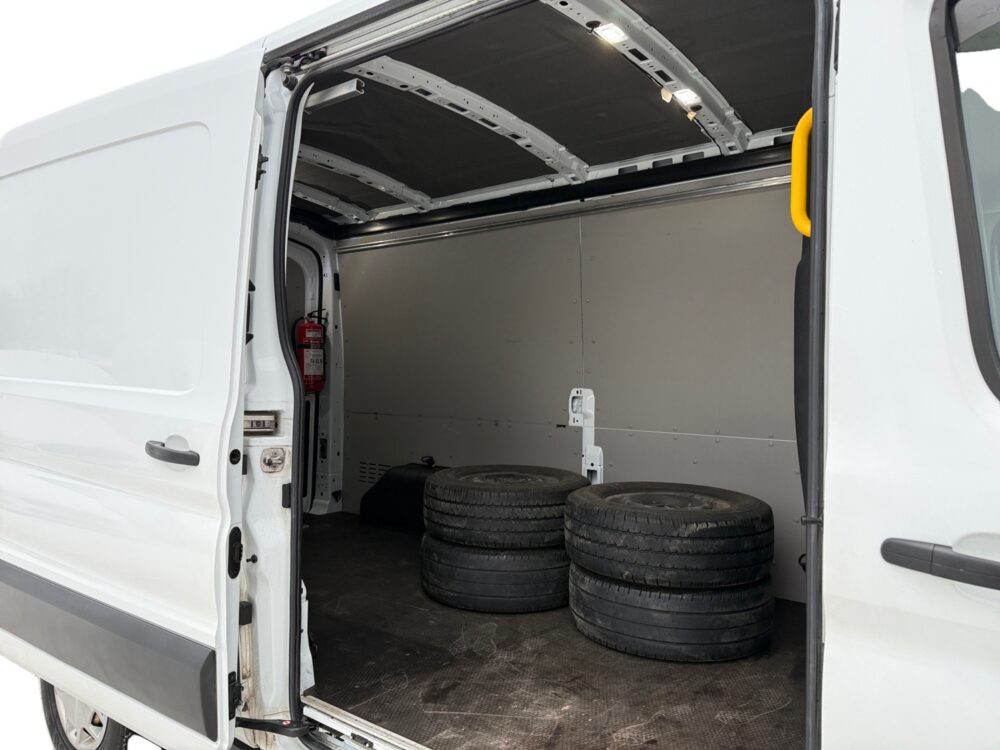 auto-Ford-Transit-CNS940-202601191239-14 auto-Ford-Transit-CNS940-202601191239-14