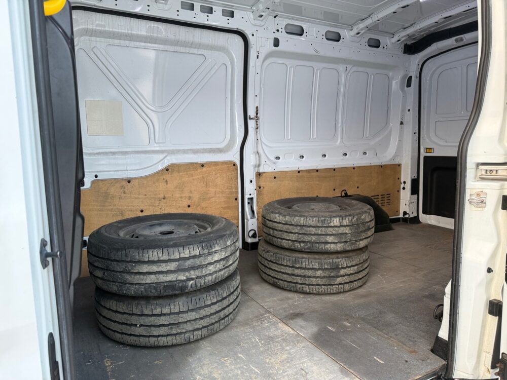 auto-Ford-Transit-CTC207-202601261600-11 auto-Ford-Transit-CTC207-202601261600-11