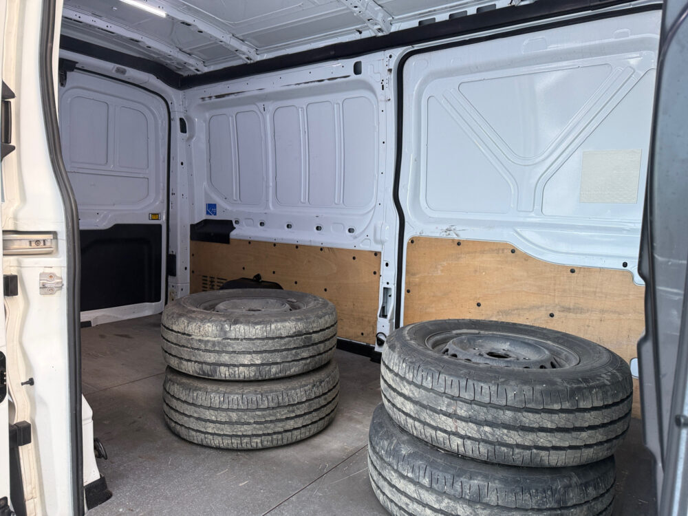 auto-Ford-Transit-CTC207-202601261600-13 auto-Ford-Transit-CTC207-202601261600-13