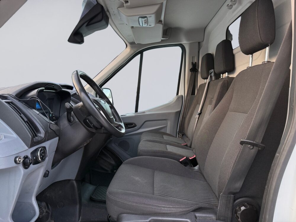 auto-Ford-Transit-CTC207-202601261600-8 auto-Ford-Transit-CTC207-202601261600-8