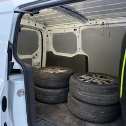 auto-Ford-Transit-Connect-GPF758-202601271821-11