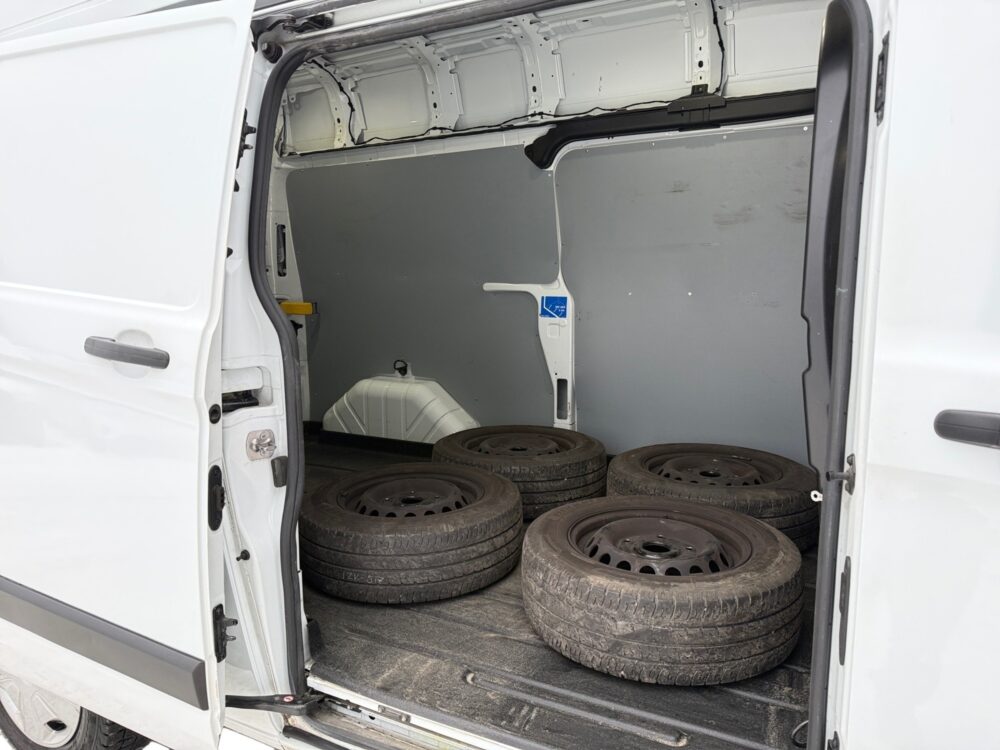 auto-Ford-Transit-Custom-IZK517-202601191240-14 auto-Ford-Transit-Custom-IZK517-202601191240-14