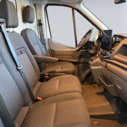 auto-Ford-Transit-LRM857-202601051754-12