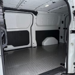 auto-Maxus-Deliver-7-JNV164-202601281012-11