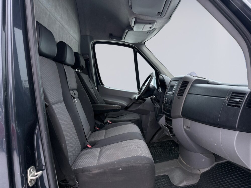 auto-Volkswagen-Crafter-NIM642-202601141455-11 auto-Volkswagen-Crafter-NIM642-202601141455-11