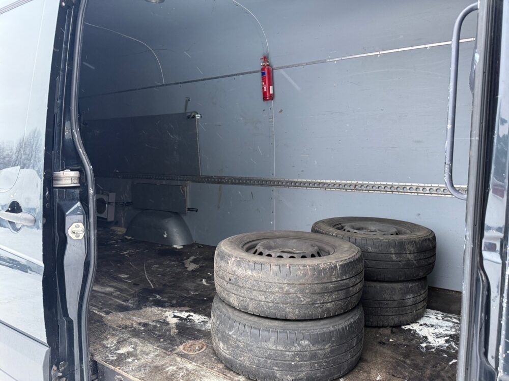 auto-Volkswagen-Crafter-NIM642-202601141455-13 auto-Volkswagen-Crafter-NIM642-202601141455-13