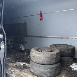 auto-Volkswagen-Crafter-NIM642-202601141455-13