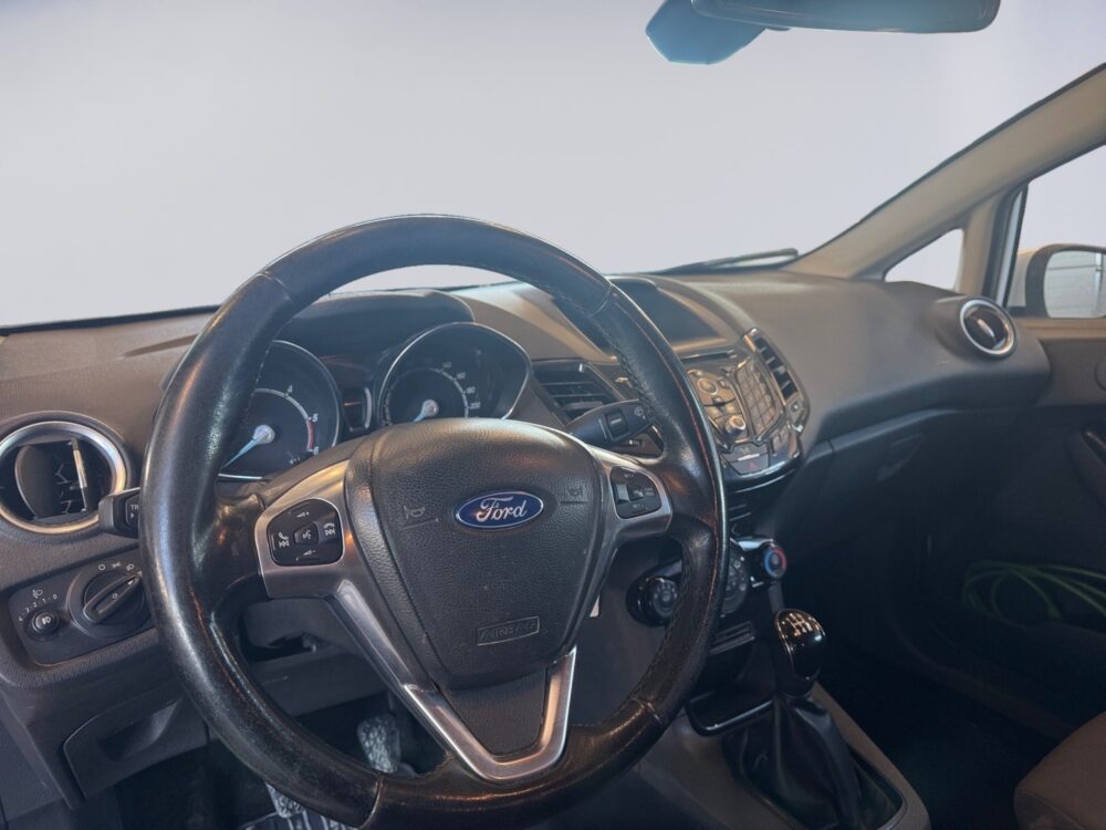 auto-Ford-Fiesta-Van-SNL683-202602131429-9 auto-Ford-Fiesta-Van-SNL683-202602131429-9