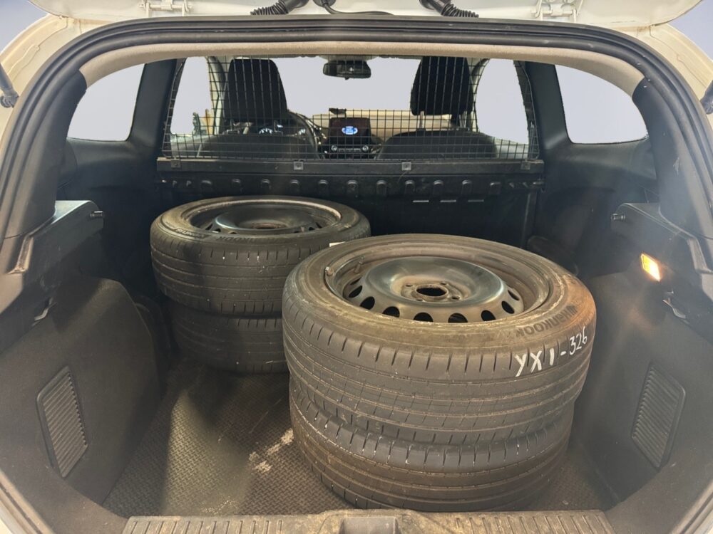 auto-Ford-Fiesta-Van-YXI326-202602261325-12 auto-Ford-Fiesta-Van-YXI326-202602261325-12