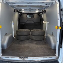 auto-Ford-Transit-Custom-JMR210-202602261536-14