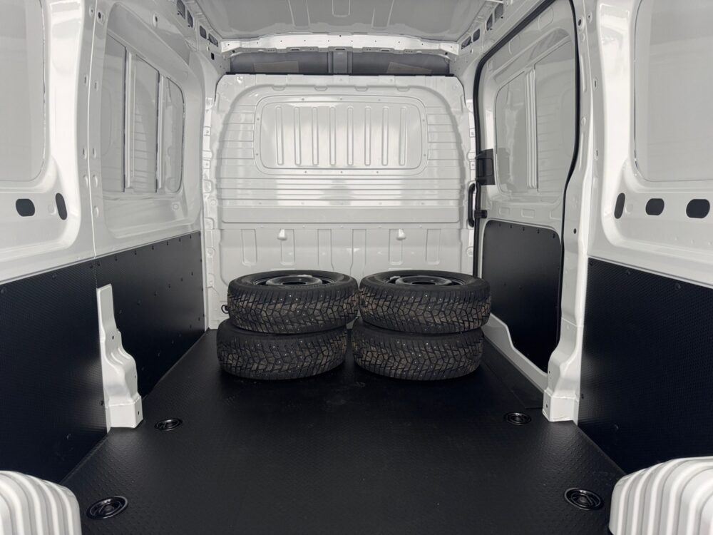 auto-Maxus-Deliver-9-D9-202602261145-14 auto-Maxus-Deliver-9-D9-202602261145-14