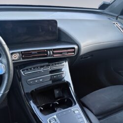 auto-Mercedes-Benz-EQC-RUV522-202602211743-10