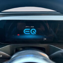 auto-Mercedes-Benz-EQC-RUV522-202602211743-11