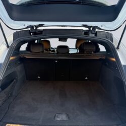 auto-Mercedes-Benz-EQC-RUV522-202602211743-14