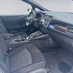 auto-Nissan-Leaf-FPP975-202602111339-11