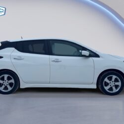 auto-Nissan-Leaf-FPP975-202602111339-5