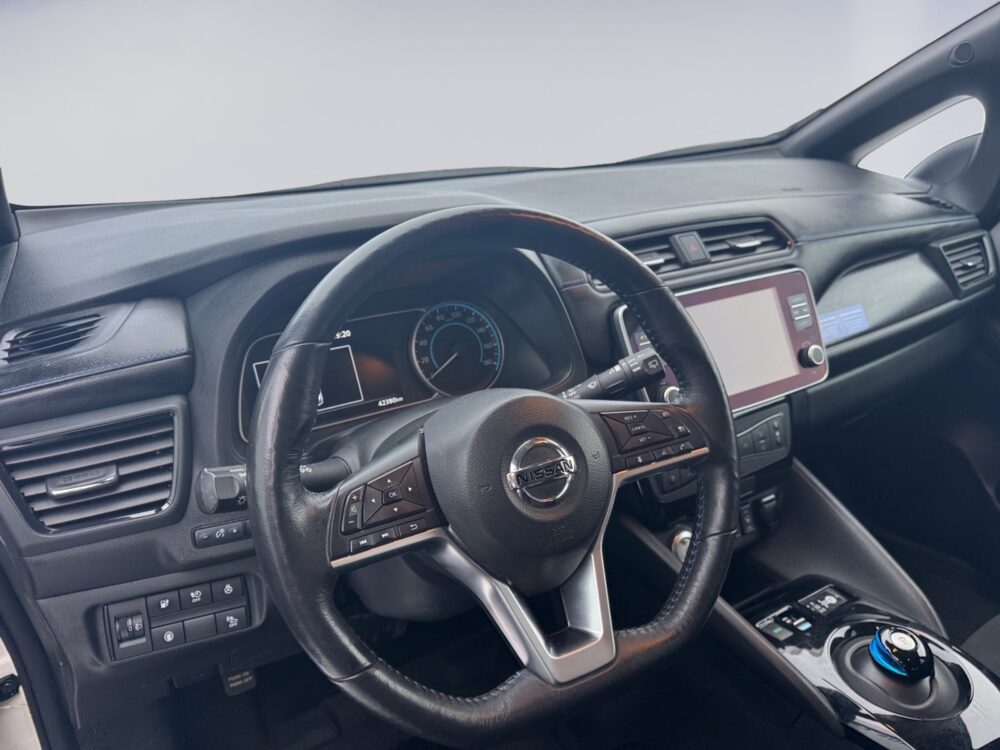 auto-Nissan-Leaf-FPP975-202602111339-9 auto-Nissan-Leaf-FPP975-202602111339-9