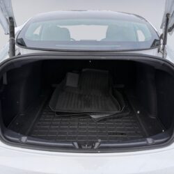 auto-Tesla-Model-3-CPP872-202602121359-14