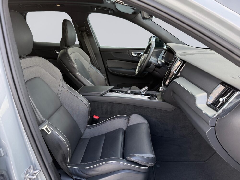 auto-Volvo-XC60-GRK764-202602231406-14 auto-Volvo-XC60-GRK764-202602231406-14