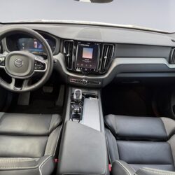 auto-Volvo-XC60-GRK764-202602231406-9