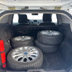 auto-Ford-Fiesta-Van-SNL683-202603101138-12