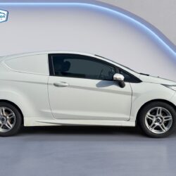 auto-Ford-Fiesta-Van-SNL683-202603101138-5