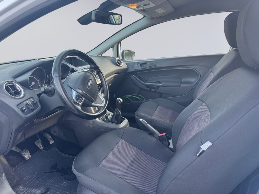 auto-Ford-Fiesta-Van-SNL683-202603101138-8 auto-Ford-Fiesta-Van-SNL683-202603101138-8