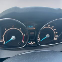 auto-Ford-Fiesta-Van-SNL683-202603101138-9