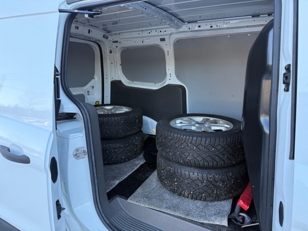 auto-Ford-Transit-Connect-LRC715-202603101212-13 auto-Ford-Transit-Connect-LRC715-202603101212-13