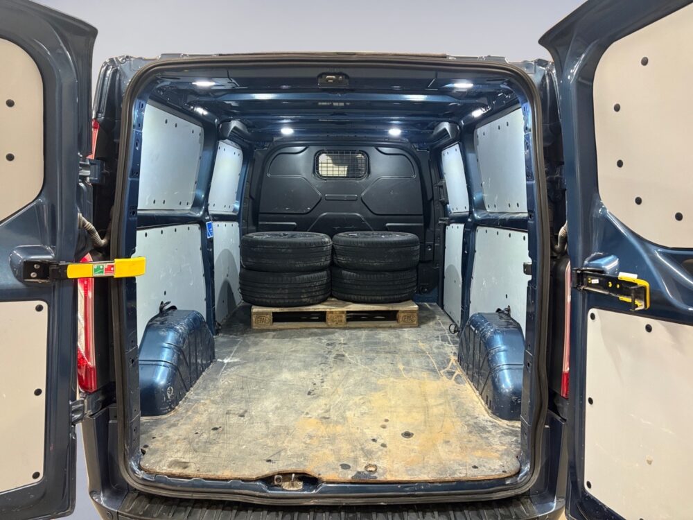 auto-Ford-Transit-Custom-GZU731-202603171635-14 auto-Ford-Transit-Custom-GZU731-202603171635-14