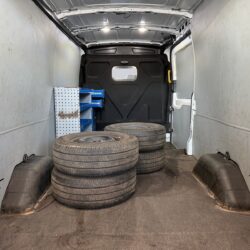 auto-Ford-Transit-LRM857-202603101503-12