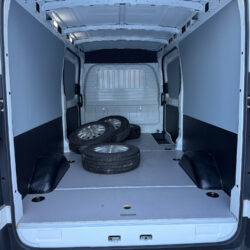 auto-Maxus-e-Deliver-9-KVC215-202603111323-12