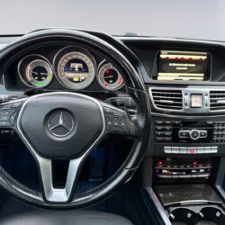 auto-Mercedes-Benz-E-VXX327-202603081040-10