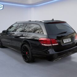 auto-Mercedes-Benz-E-VXX327-202603081040-2